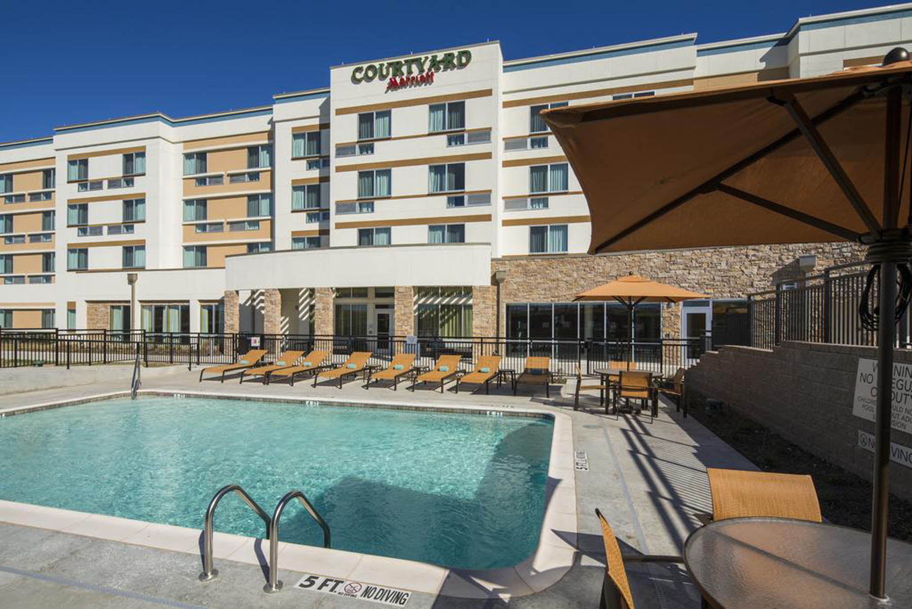 Courtyard by Marriott Midlothian TX Outdoor Pool